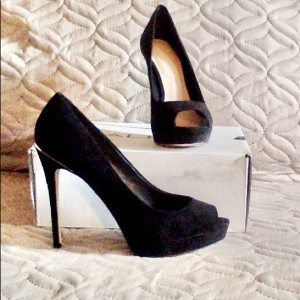 Aldo Black and Gold Pumps
